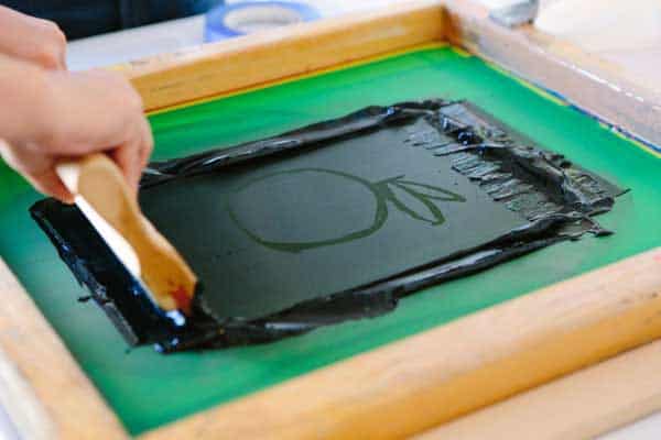 Heat press printing vs. screen print: The actual difference between